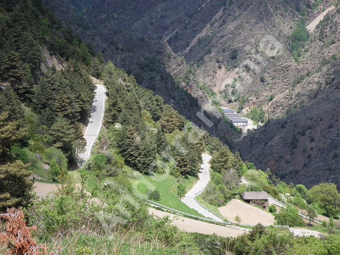 Mont&eacute;e en lacets vers l'Hermitage de Canolich, depuis Bissisarri