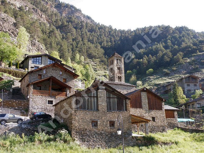 Le village de PAL et l'Eglise Sant Climent de Pal.