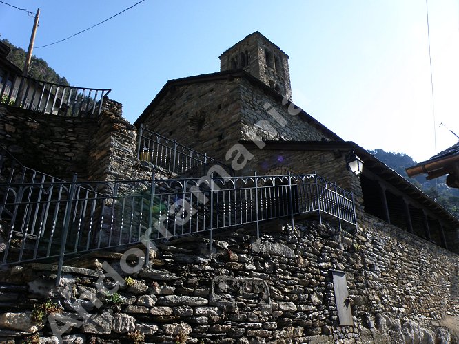 L'eglise Sant Climent de PAL : Escaliers d'acc&egrave;s.