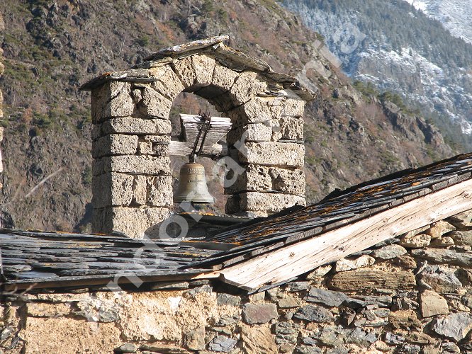 Le clocher de l'Eglise Sant Mart&iacute; de la Cortinada (Ordino Andorre)